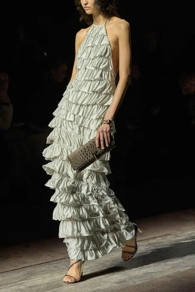 Look 29